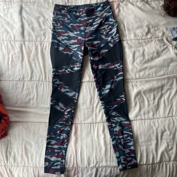 JESSICA SIMPSON | Women’s Camouflage Leggings - Picture 2 of 5